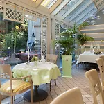 Rueters Parkhotel Ξενοδοχείο 4*