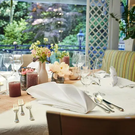 Hotel Vis A Vis Parkhotel