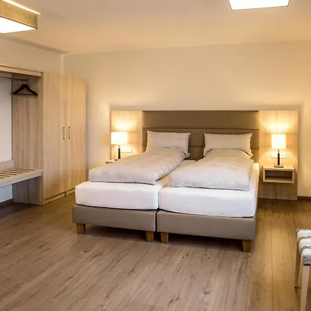 Rueters Parkhotel Hotell 4*