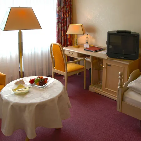 Vis A Vis Parkhotel 4*
